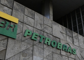 Lucro líquido da Petrobras cai 24,6% em relação a trimestre anterior
