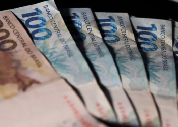 Juros médios dos bancos caem para 44,3% ao ano