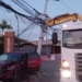Motorista de caminhonete perde controle e bate em poste em Stella Maris