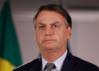 Cid “é decente e não vai inventar nada”, diz Bolsonaro sobre delação premiada de tenente