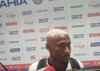 “A gente fica indignado”, diz Ademir após empate com o Vasco