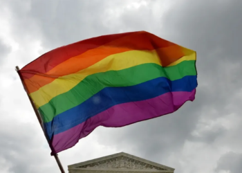 Denúncias de homofobia crescem mais de 90% no primeiro semestre