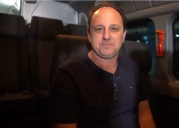 “Viemos aqui para fazer o melhor”, diz Ceni em chegada a Salvador para assumir o Bahia