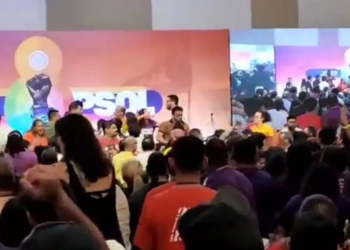 Membros do PSOL brigam em congresso do partido