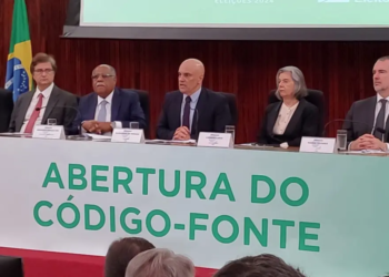 Alexandre de Moraes abre código-fonte para inspeção e diz que urnas eletrônicas são invioláveis