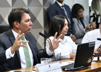 Relatório da CPMI do 8 de janeiro tem mil páginas; oposição prepara documento paralelo