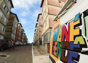 Prefeitura entrega moradias com energia solar no Residencial Mané