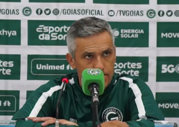 Após empate com o Botafogo, técnico elogia espírito coletivo do Goiás e diz que faltou uma “pontinha de sorte”