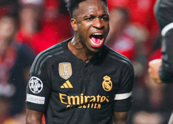 “Não é racismo, ele merece um tapa na cara”, diz diretor do Barcelona ao criticar pedaladas de Vini Jr