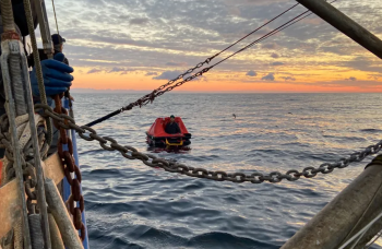 Homem desaparecido no mar há 2 semanas é encontrado vivo em bote salva-vidas