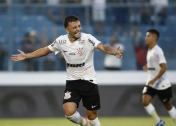Corinthians goleia CRB para se garantir nas quartas