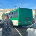 Rodoviário sobe em teto de ônibus e trava trânsito na região da Rodoviária de Salvador