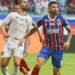 Atacante do Bahia dá cabeçada em jogador do Sport e pode sofrer punição