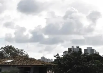 Semana será de céu nublado com chuvas fracas em Salvador, segundo Codesal