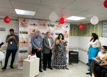 Chefe de Gabinete da Sesab celebra 1º ano do Centro Rilza Valentim