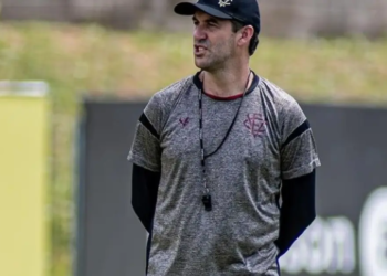 “Vamos avaliar as condições de cada atleta”, diz Léo Condé sobre poupar jogadores contra o Itabaiana