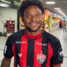 Luiz Adriano desembarca em Salvador e projeta buscar títulos com a camisa do Vitória