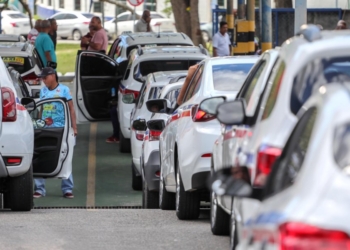 Prazo para regularização de documentos é prorrogado para taxistas e mototaxistas