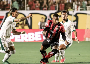 Fora do Ba-Vi, Dudu desfalca o Vitória de três a quatro semanas após lesão contra o Palmeiras