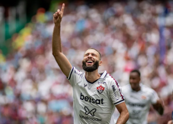 Vitória nega ter recebido proposta do Athletico por Wagner Leonardo