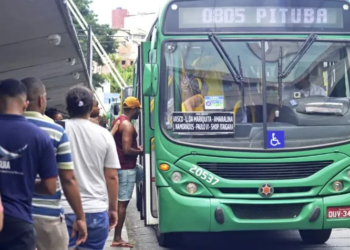 Reunião termina sem acordo e rodoviários anunciam protestos e greve