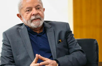 Lula: problema é saber se precisa cortar gastos ou aumentar a arrecadação