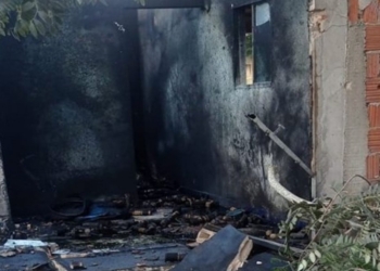 Explosão em fábrica clandestina de fogos deixa homem gravemente ferido na Bahia