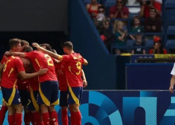 Espanha sofre mas vence Uzbequistão no futebol masculino de Paris-2024