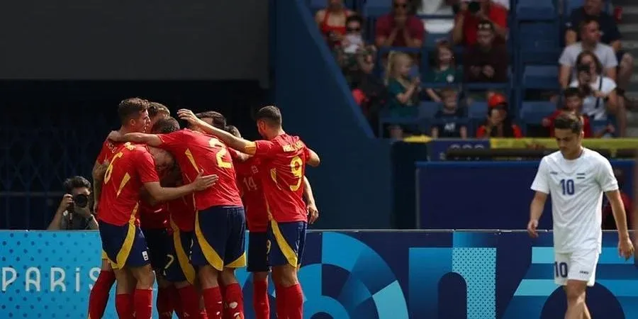 Espanha sofre mas vence Uzbequistão no futebol masculino de Paris-2024