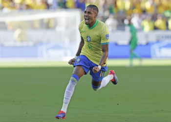 Autor do gol, Raphinha avalia desempenho contra Colômbia: “Evolução”