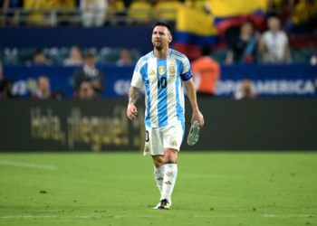 Governo Milei quer desculpas de Messi por racismo da Seleção Argentina