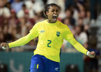 Na estreia do handebol feminino, Seleção Brasileira atropela a Espanha