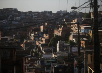 Fornecimento de energia é retomado em 90% dos bairros de Salvador