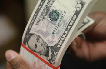 Dólar opera em alta com investidor à espera de dado de inflação