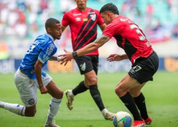 Bahia pressiona Athletico, mas sai da Fonte Nova com empate