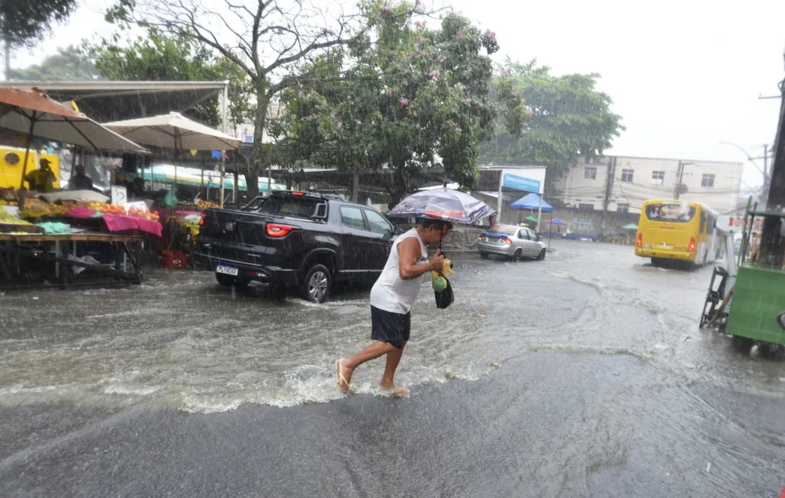 Salvador registra ocorrências de desabamentos devido a forte chuva