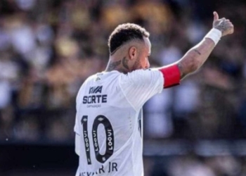 Finalmente saiu: Após 12 anos, Neymar marca gol novamente pelo Santos