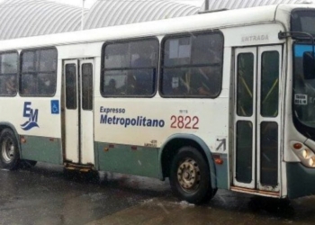 Rodoviários metropolitanos fazem assembleia para definir greve nesta segunda (3)