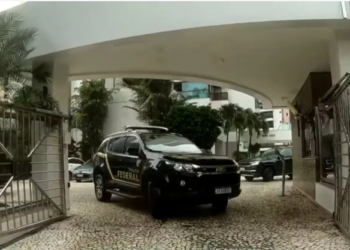 PF cumpre mandado em prédio de luxo de Salvador contra suspeitos de tráfico internacional de drogas