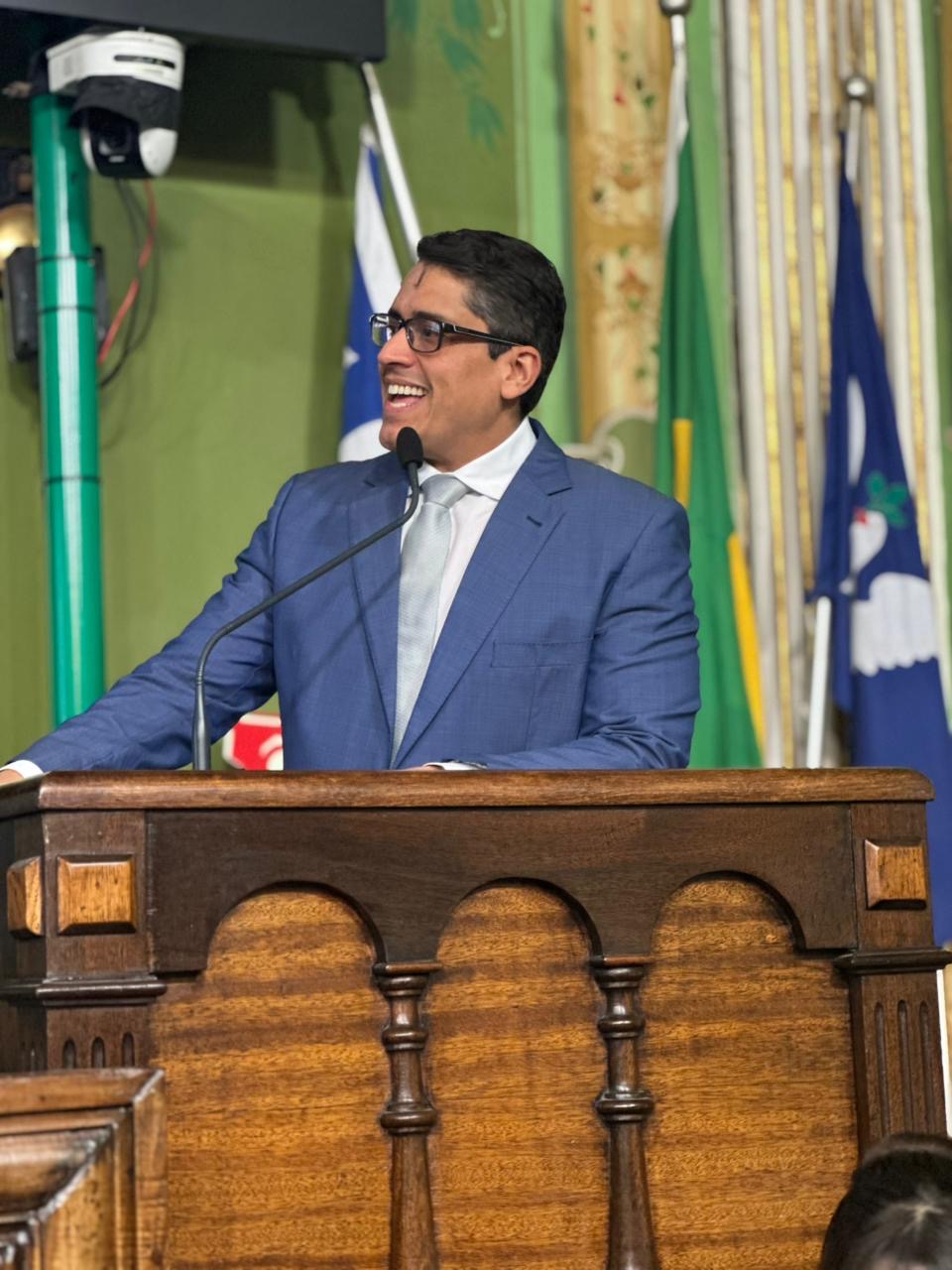 Sidninho leva à votação projeto que destrava a recarga elétrica e a mobilidade em Salvador