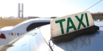 Taxistas de Salvador passam a operar com Bandeira 2 durante todo o mês de dezembro