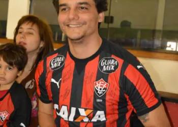 Vitória presta homenagem a Wagner Moura após prêmio no Globo de Ouro