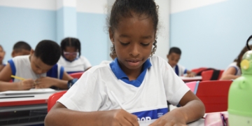 Salvador registra 4º maior crescimento em indicador de crianças alfabetizadas entre as capitais do Brasil