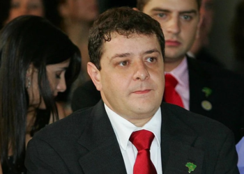Flávio Dino autoriza abertura de dois novos inquéritos da PF envolvendo Lulinha