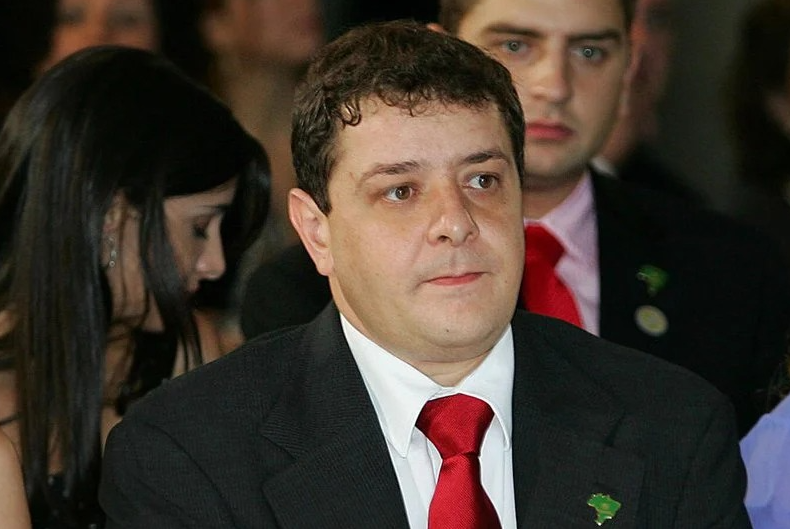 Flávio Dino autoriza abertura de dois novos inquéritos da PF envolvendo Lulinha
